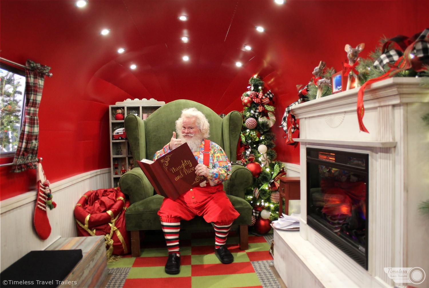 Airstream Santa