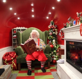 Airstream Santa
